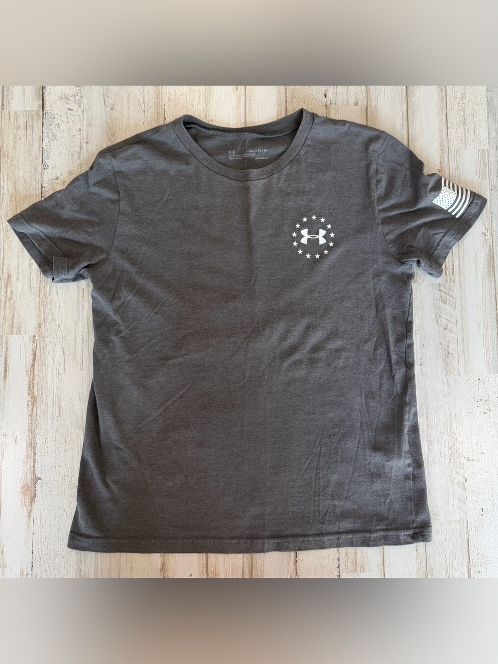 Under Armour Freedom American Flag T-Shirt Youth XL Gray HeatGear Patriotic